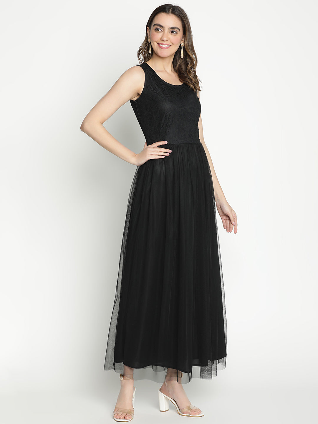 Maxi,Black Dress,Maxi Dress,Round Neck Dress,Sleeveless Dress,Black Solid Dress