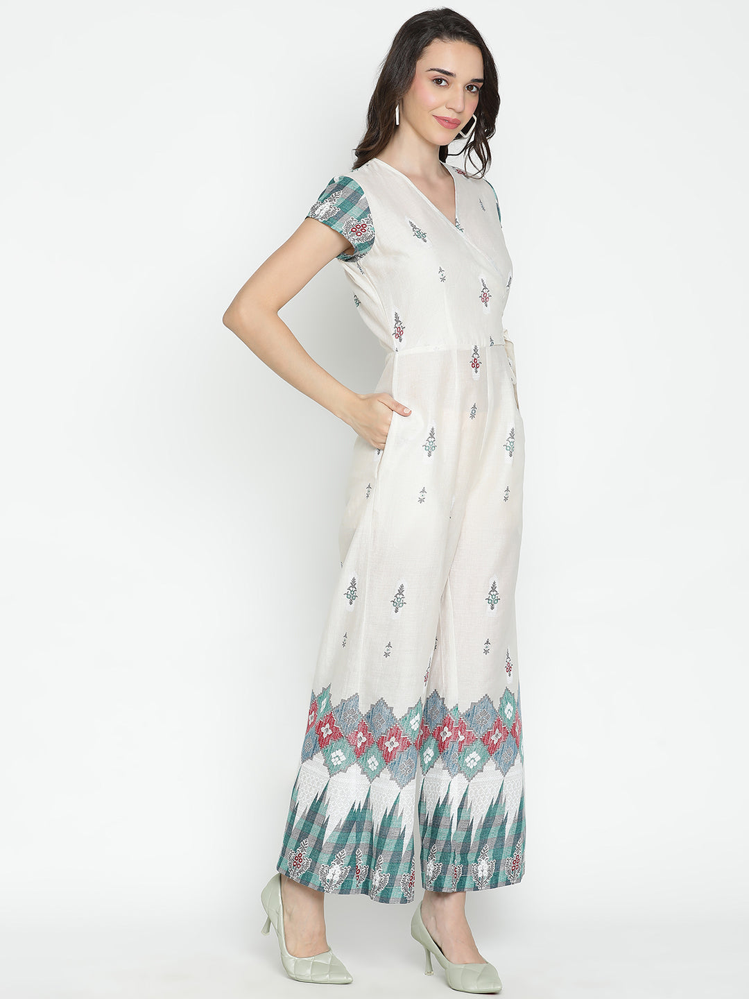 DRAAX FASHIONS महिलाओं के लिए सफ़ेद प्रिंटेड शॉर्ट स्लीव्स जंपसूट