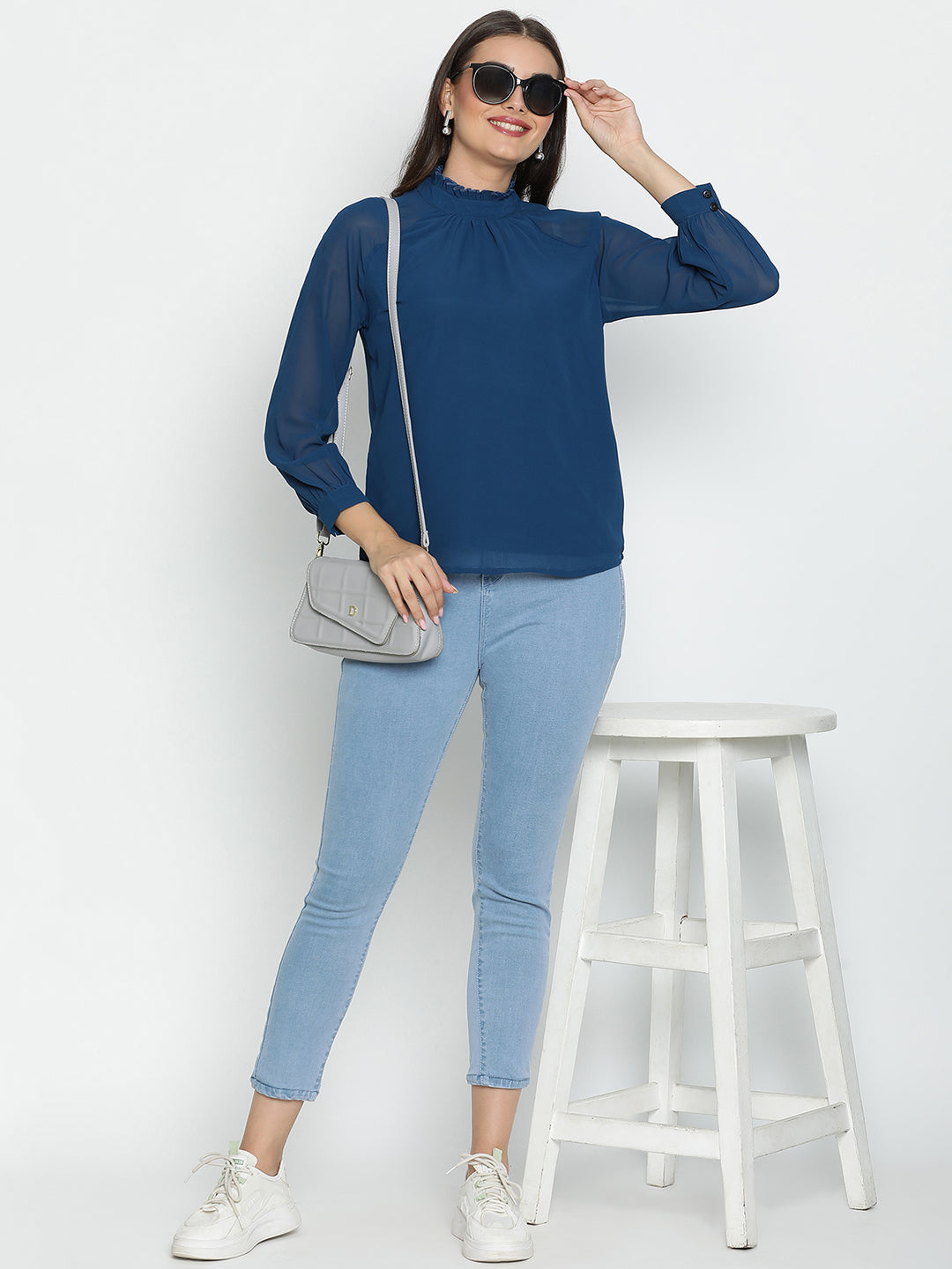 DRAAX FASHIONS महिलाओं के लिए नीला गोल नेक फुल स्लीव्स टॉप