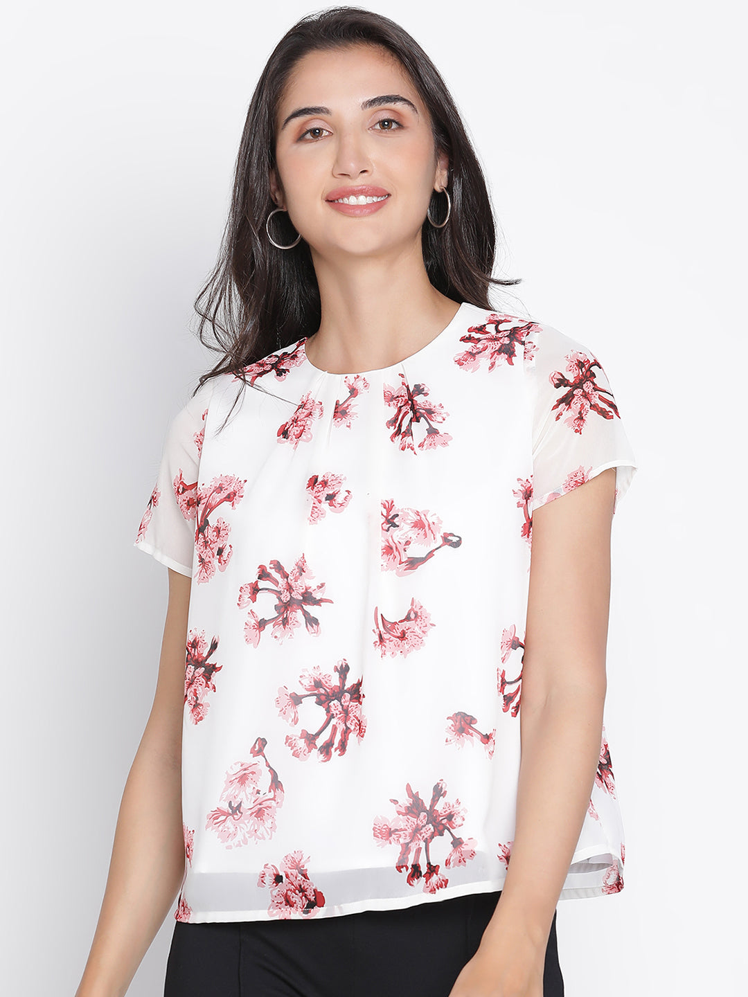 Regular,White Top,Regular Top,Round Neck Top,Short Sleeves Top,White Floral Print Top