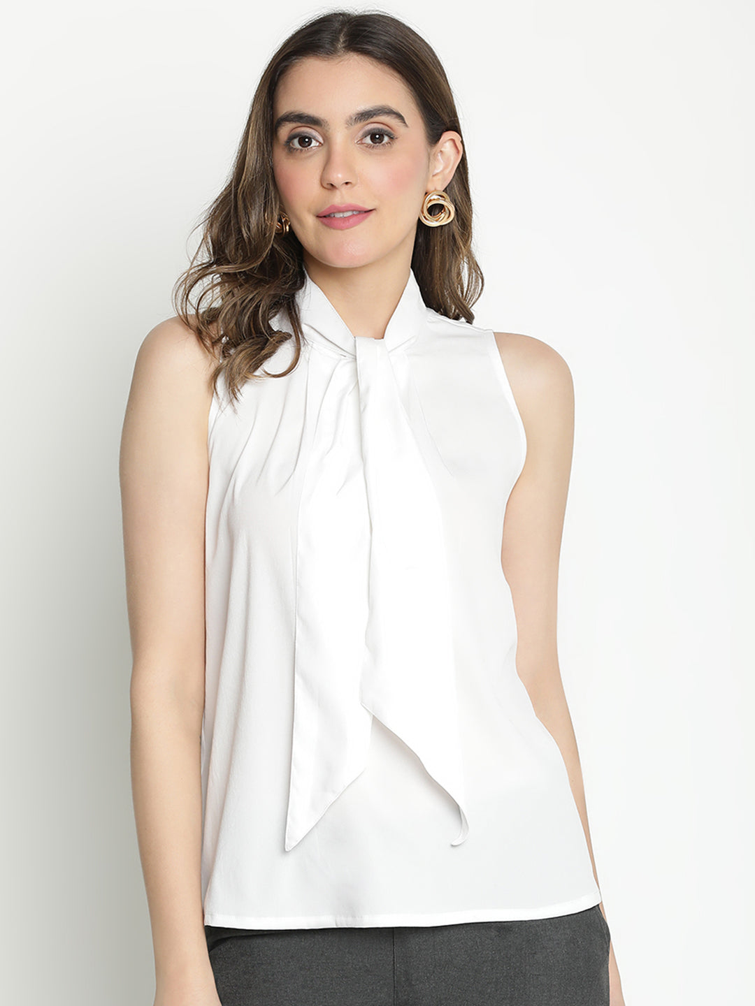 Regular,White Top,Regular Top,V-Neck Top,Sleeveless Top,White Solid Top