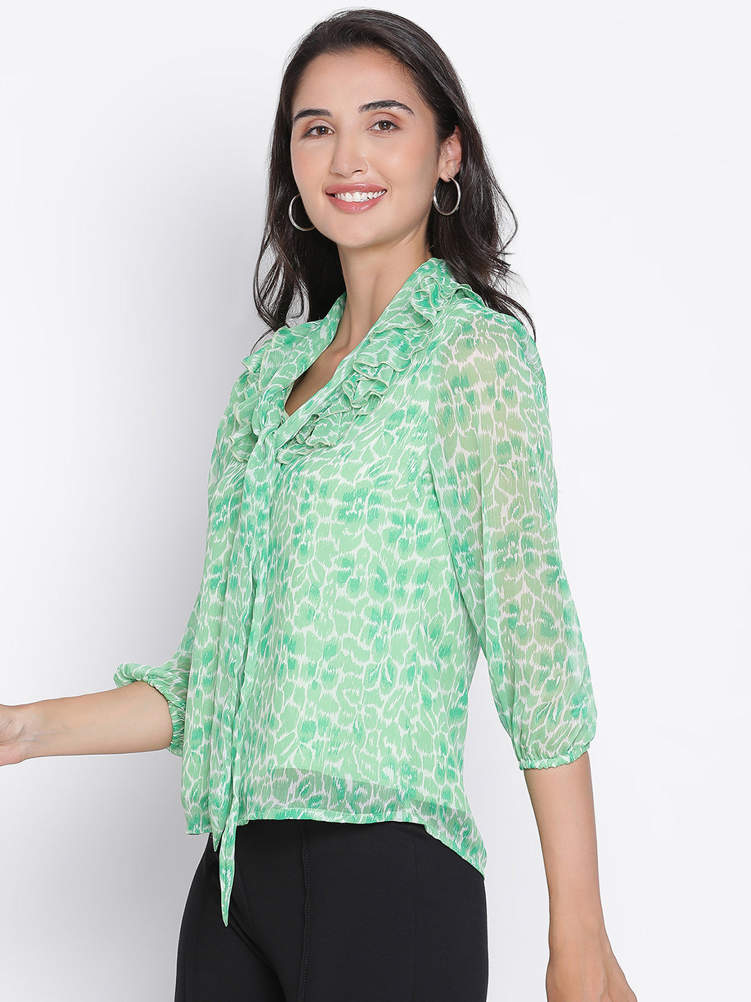 Regular,Green Top,Regular Top,V-Neck Top,Quater Sleeves Top,Green Floral Print Top