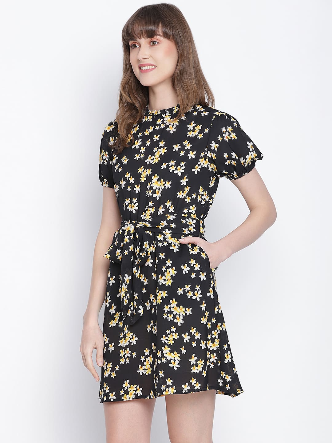 Knee Length,Black Dress,Knee Length Dress,Round Neck Dress,Short Sleeves Dress,Black Floral Print Dress