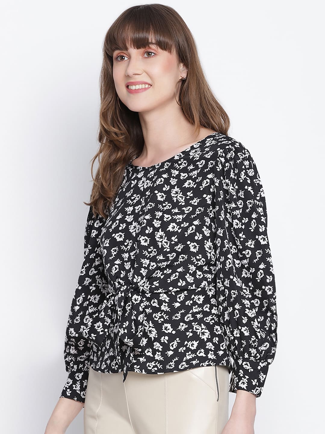 Regular,Black Top,Regular Top,Round Neck Top,Full Sleeves Top,Black Floral Print Top