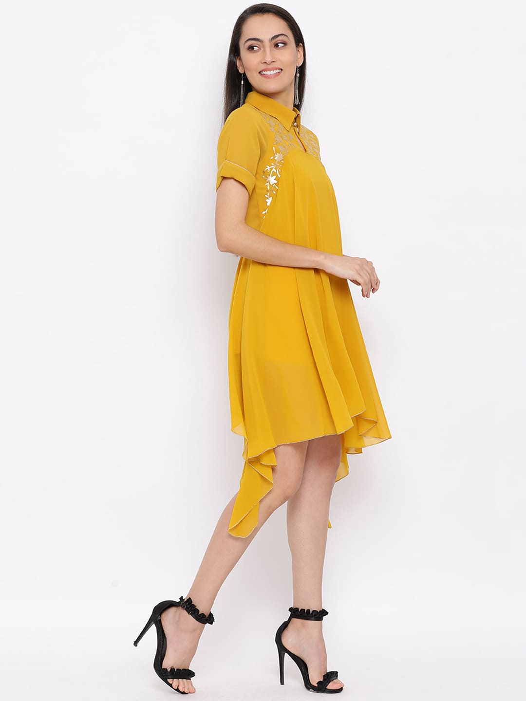 Knee Length,Yellow Dress,Knee Length Dress,Collared Neck Dress,Short Sleeves Dress,Yellow Embellished Dress