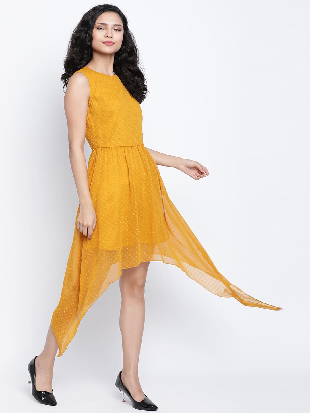 Knee Length,Yellow Dress,Knee Length Dress,Round Neck Dress,Sleeveless Dress,Yellow Solid Dress