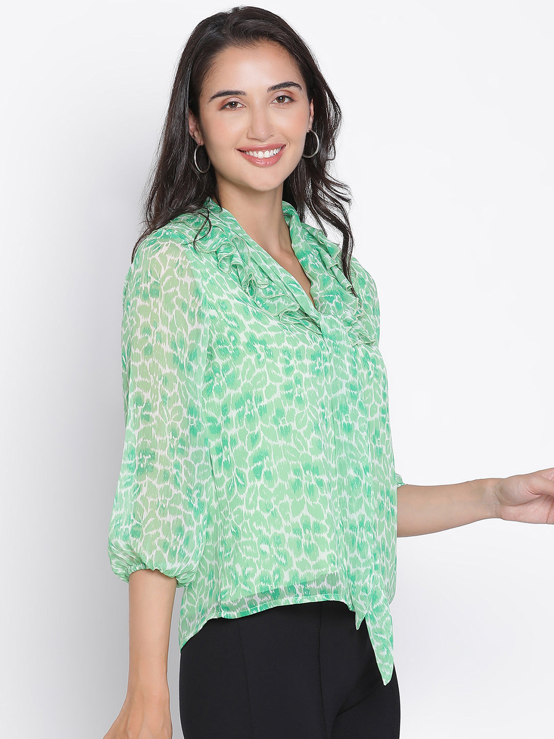 Regular,Green Top,Regular Top,V-Neck Top,Quater Sleeves Top,Green Floral Print Top