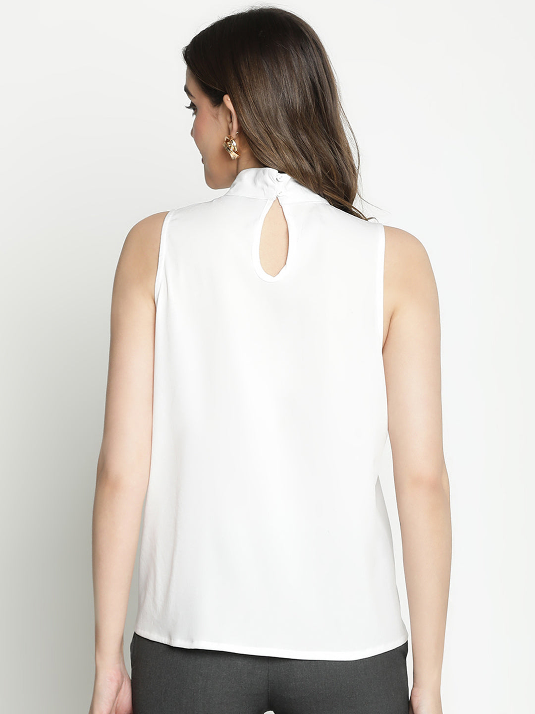 Regular,White Top,Regular Top,V-Neck Top,Sleeveless Top,White Solid Top