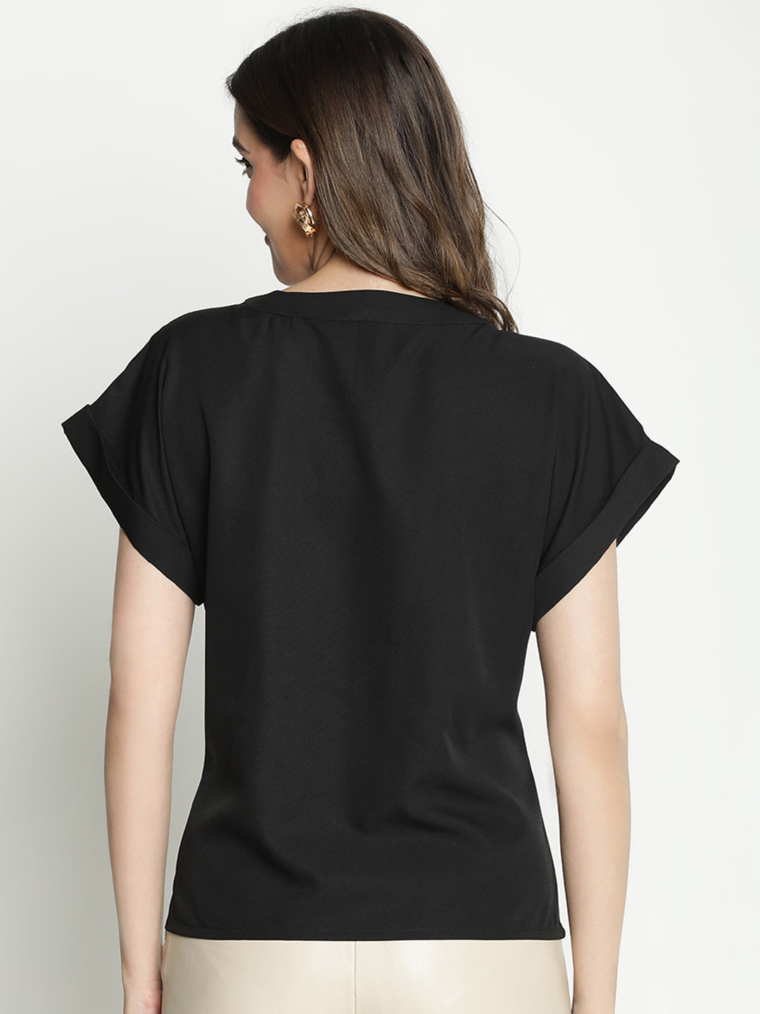 Regular,Black Top,Regular Top,V-Neck Top,Short Sleeves Top,Black Solid Top