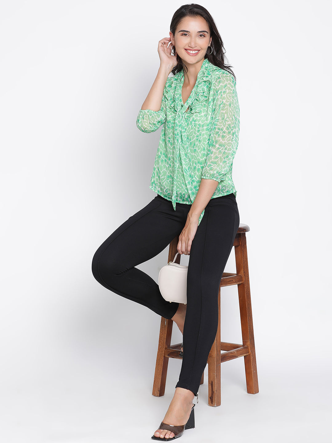 Regular,Green Top,Regular Top,V-Neck Top,Quater Sleeves Top,Green Floral Print Top