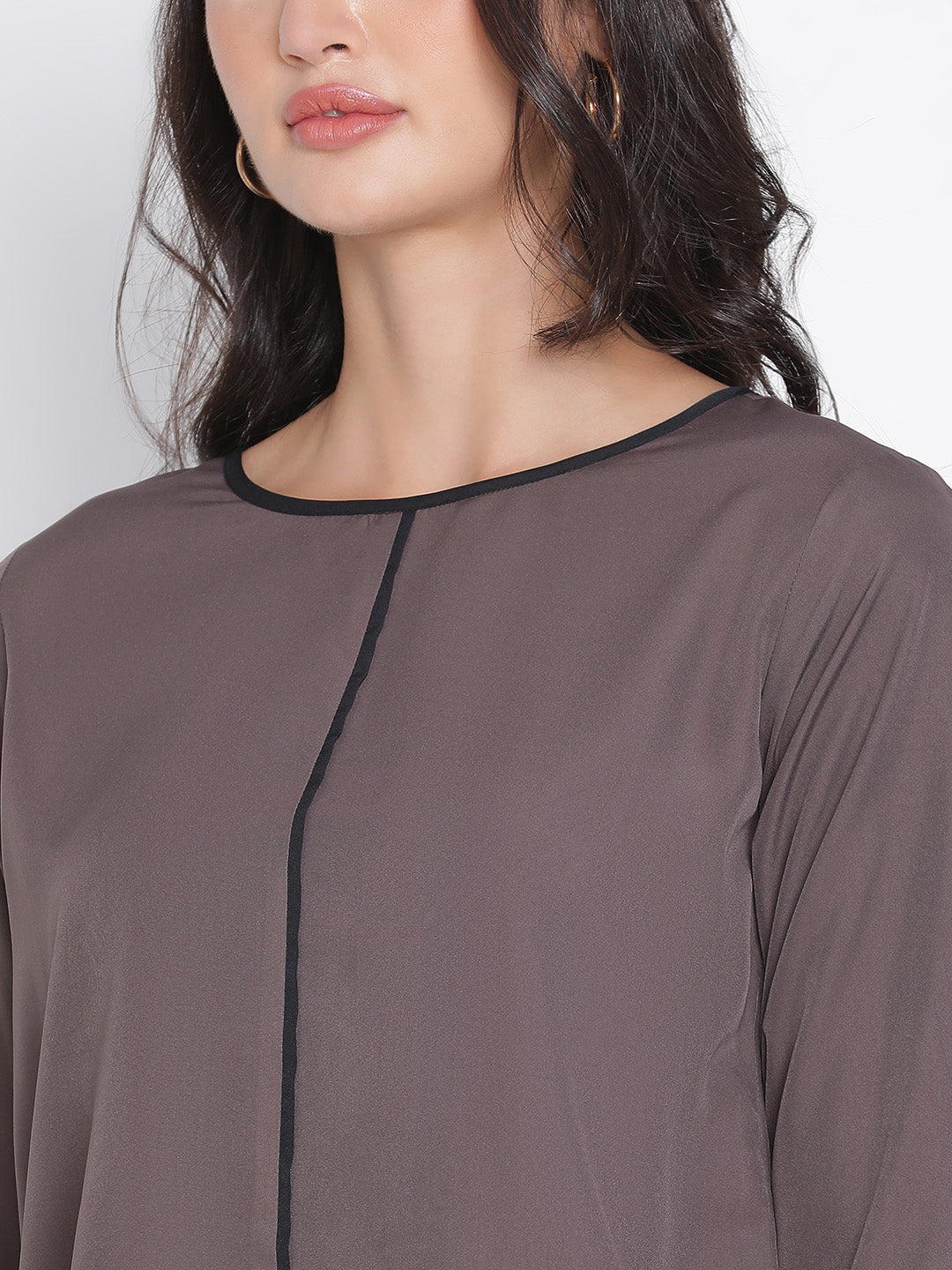 Regular,Grey Top,Regular Top,Round Neck Top,Quater Sleeves Top,Grey Solid Top